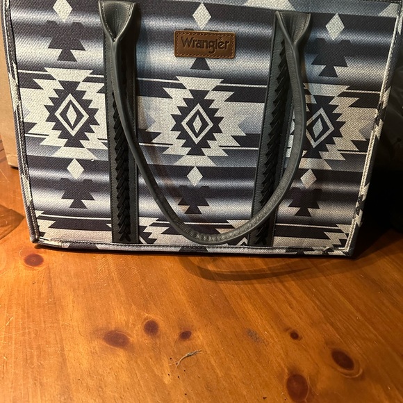 Wrangler women’s tote PRICE DROP large tribal leather - Picture 2 of 11